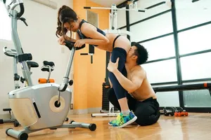 Xin anh xã đi tập gym, người vợ địt trộm với anh pt