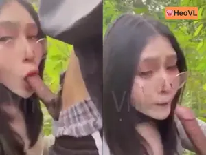 đi dã ngoại tiện chịch nhân tình ở trong rừng