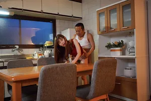 Con gái bị chồng mới của mẹ xoạc mỗi ngày, cho dù đã có người yêu