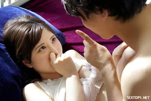 Dẫn bạn về nhà, bị bạn nện luôn cô vợ của mình